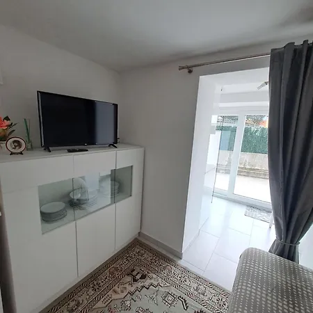 Estudio Con Terraza En Guarnizo Séjour chez l'habitant *