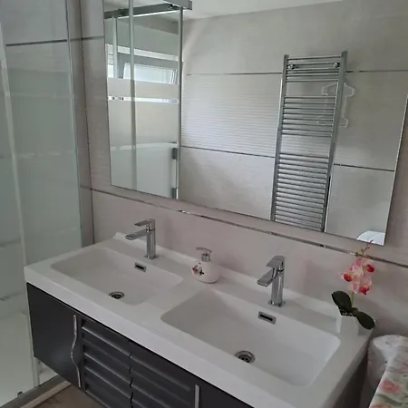 Estudio Con Terraza En Guarnizo Quarto em Acomodações Particulares